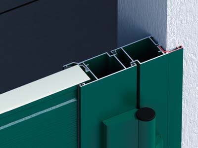 Специализированный профиль скрывает зазор между коробкой двери и проемом, обеспечивает улучшенную герметизацию двери