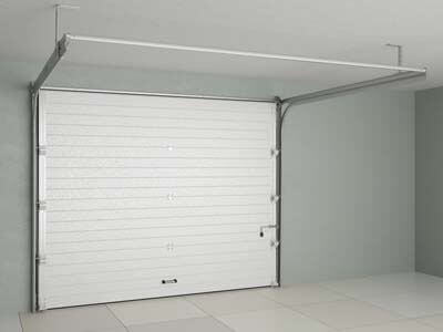 Внутренняя сторона секционных гаражных ворот RSD01