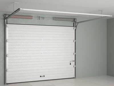 Внутренняя сторона секционных гаражных ворот RSD02